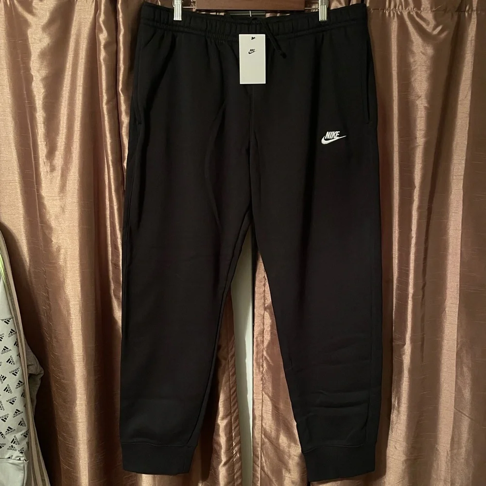 NWT Nike Men's Sportswear Club Fleece Jogger/Sweatpants Black/White. Size: XL - Picture 14 of 15